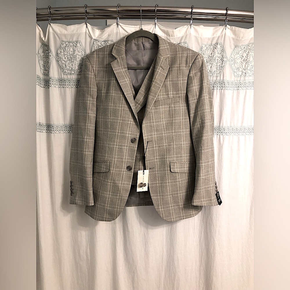 Alain Dupetit Plaid Gray and White Suit jacket with matching Vest